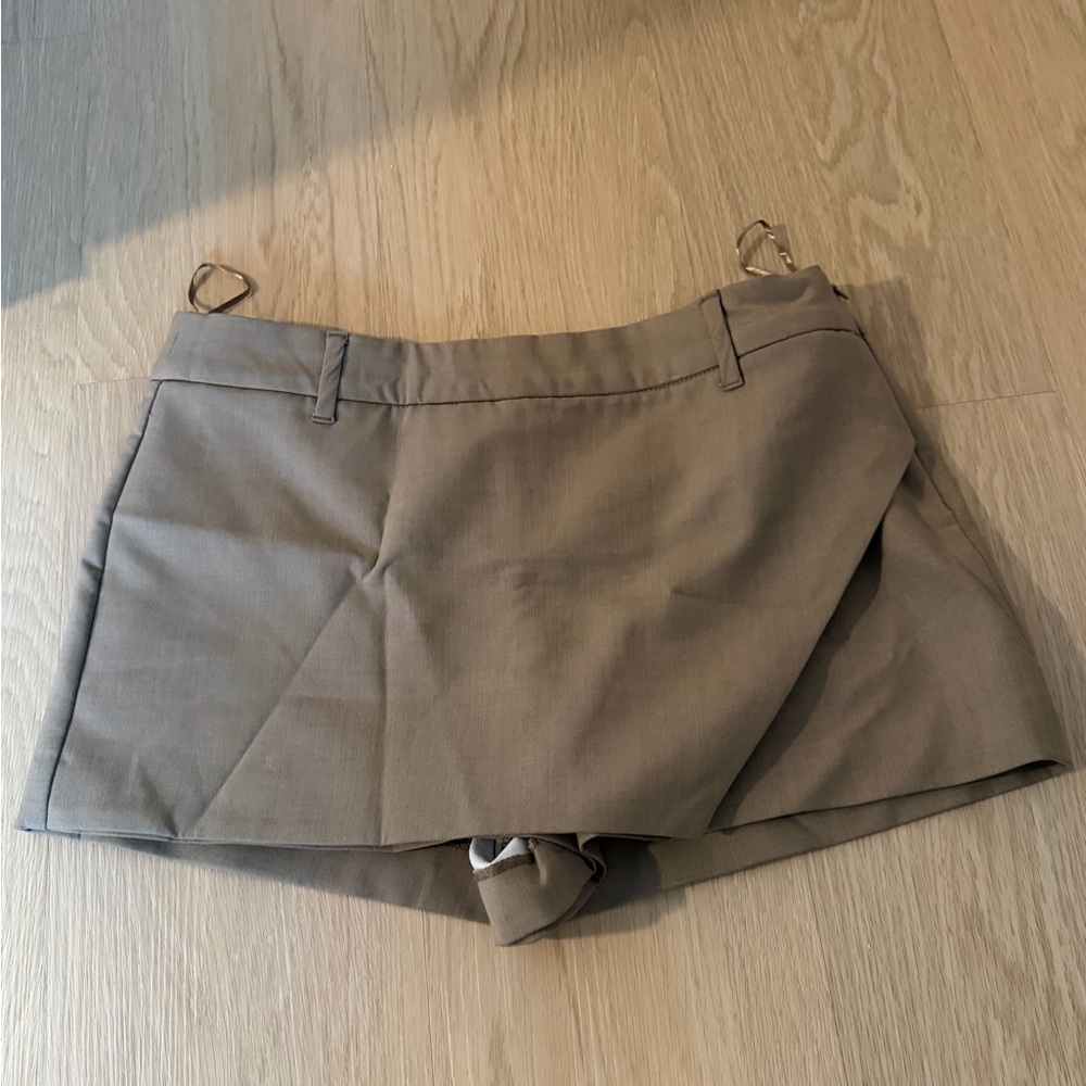 Zara Women's Khaki Skort Shorts - Classic Neutral